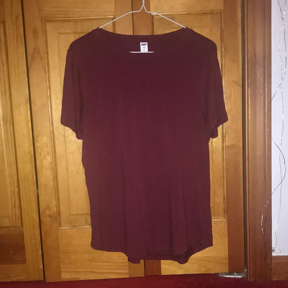 maroon tee